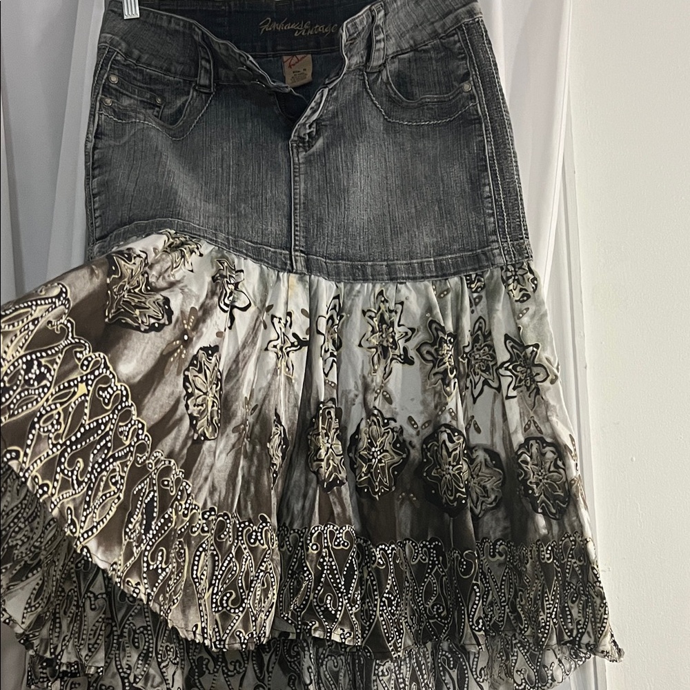 Vintage Elegant  A-Line Skirt 90’s lovers